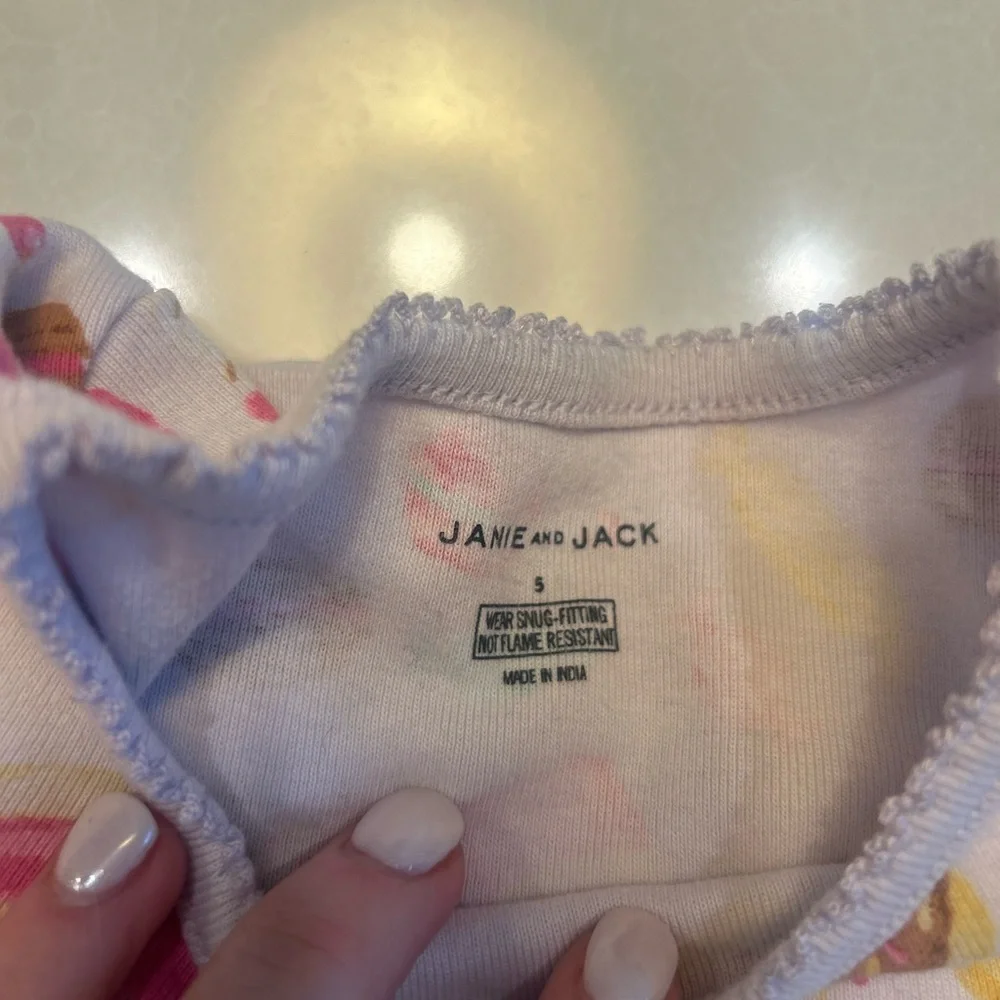 Janie and Jack donut cupcake pajamas 5T! Adorable. Retail $56 - Picture 4 of 5